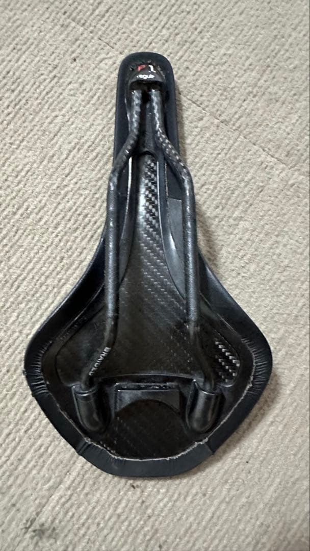 【最終値下】Fizik Antares R1 サドル　カーボン
