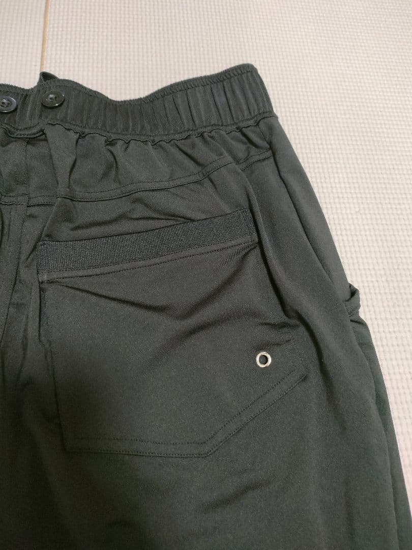 ムータマリン ゴルフ パンツ 8ロゴジップ 黒　ハーフパンツ　ジョガー