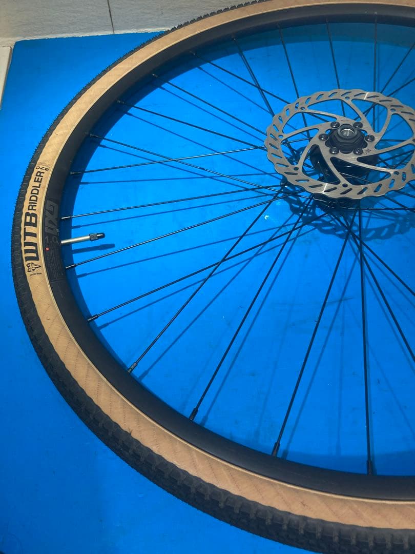 ★美品キヤノンデールTOPSTONE4ホイール10sフリー37Cタイヤローター付