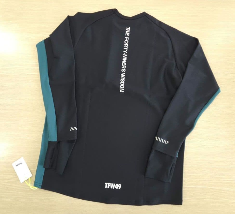 TFW49 TRAINING MULTI L/S SHIRT 2枚セット