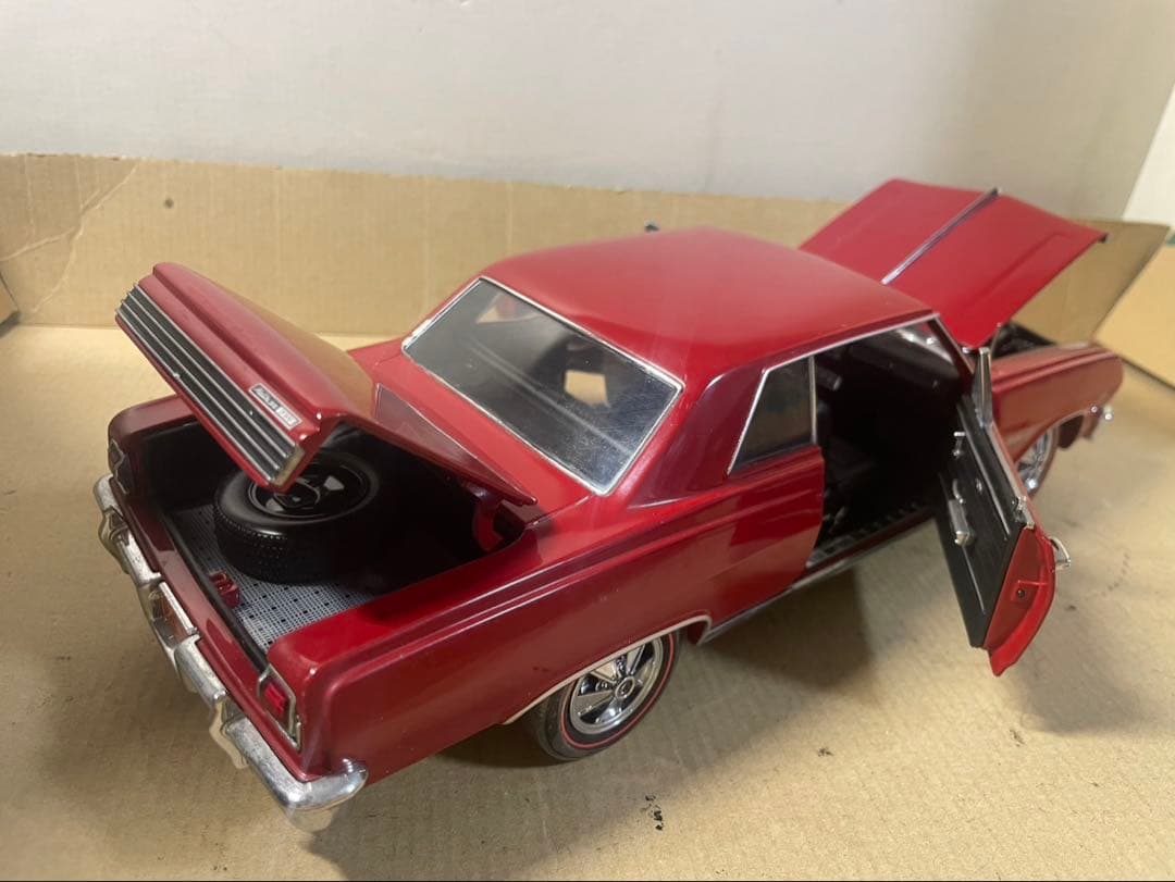 ertl 1/18 シェベルss マリブ　396 中古