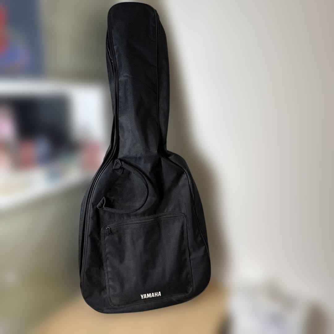 Yamaha アコースティックギターとギターバッグ
