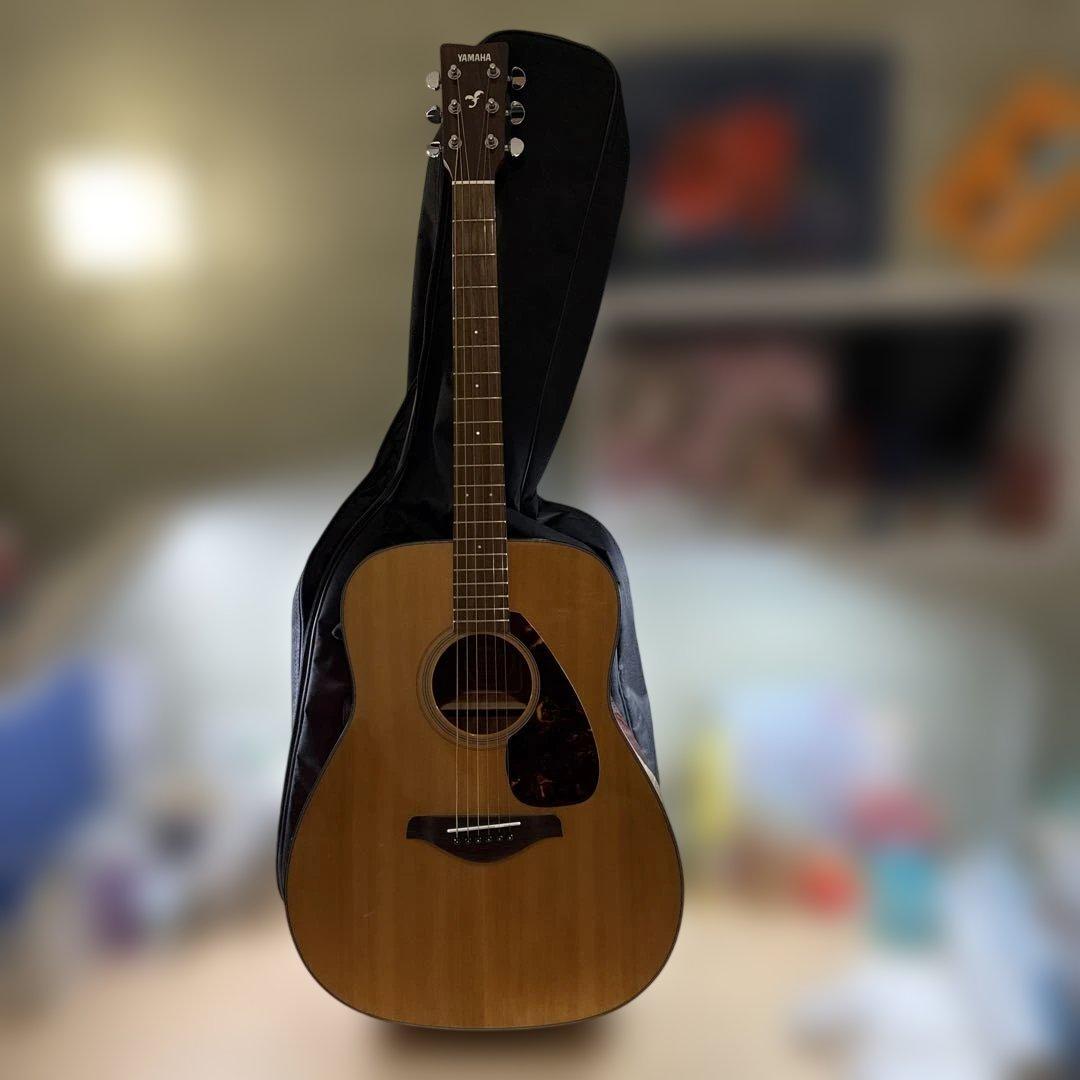 Yamaha アコースティックギターとギターバッグ