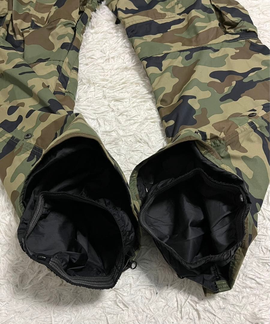 THIRTY TWO　スノボ　スキーウエア　セットアップ　迷彩　上下M