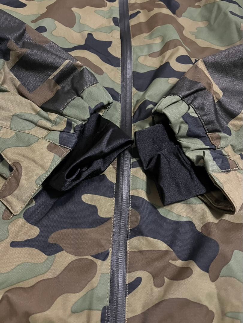 THIRTY TWO　スノボ　スキーウエア　セットアップ　迷彩　上下M