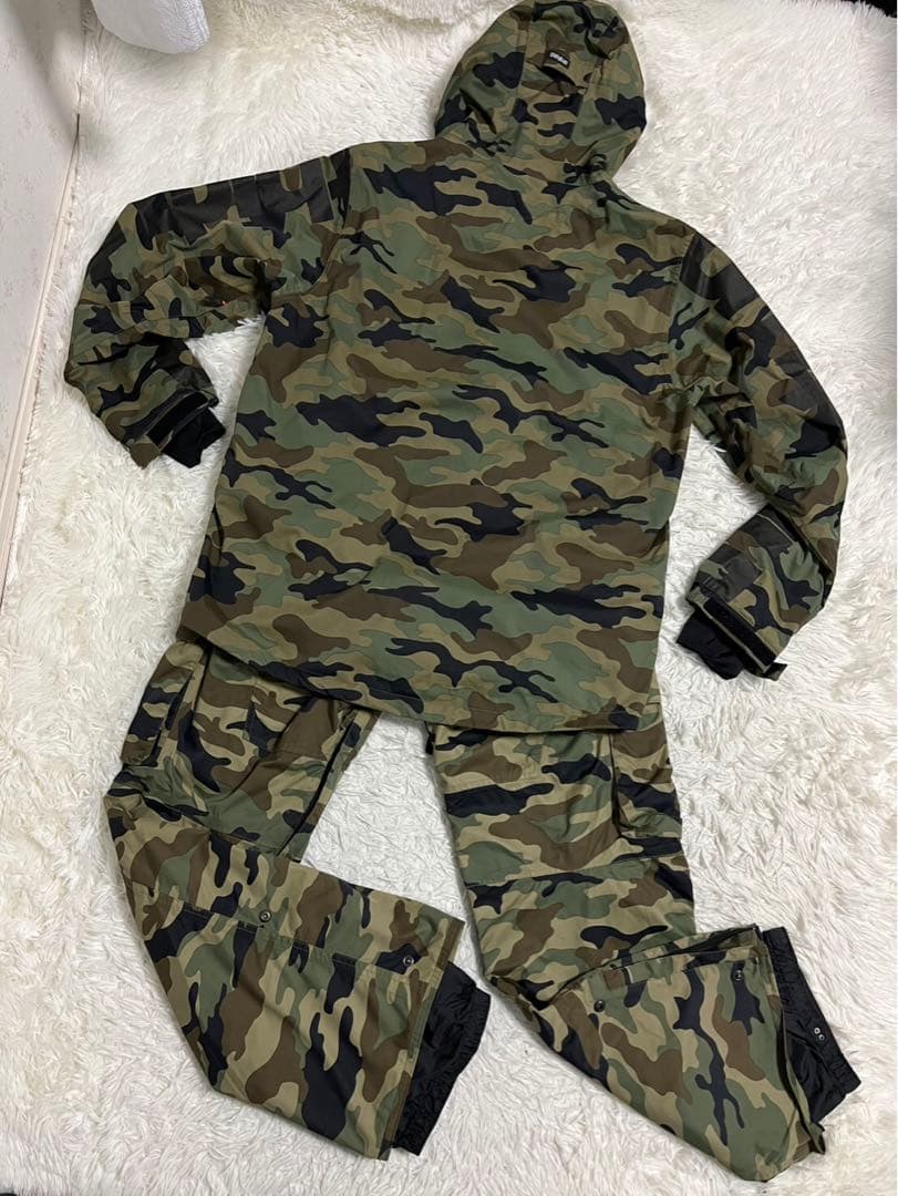 THIRTY TWO　スノボ　スキーウエア　セットアップ　迷彩　上下M