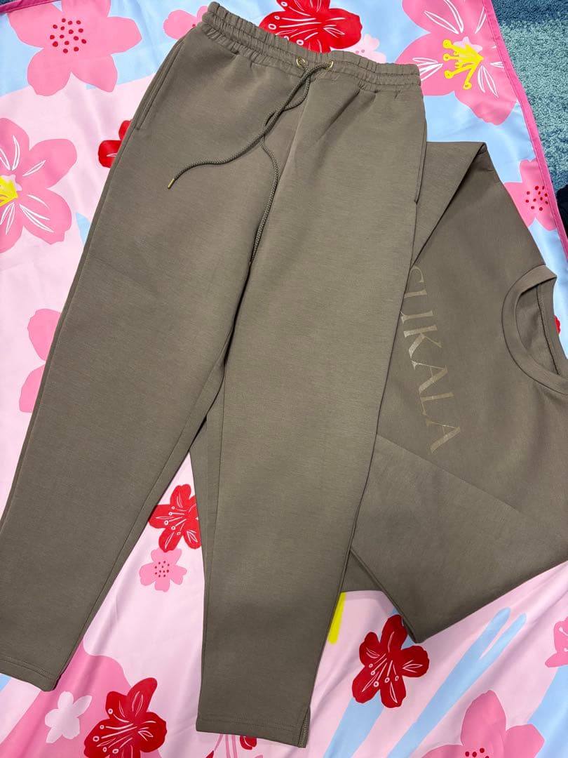 SUKALA ベージュ スウェットセットアップ　美品