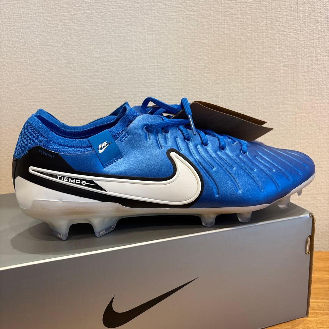 28 ナイキ　サッカー　スパイク　ティエンポ レジェンド 10　DV4328
