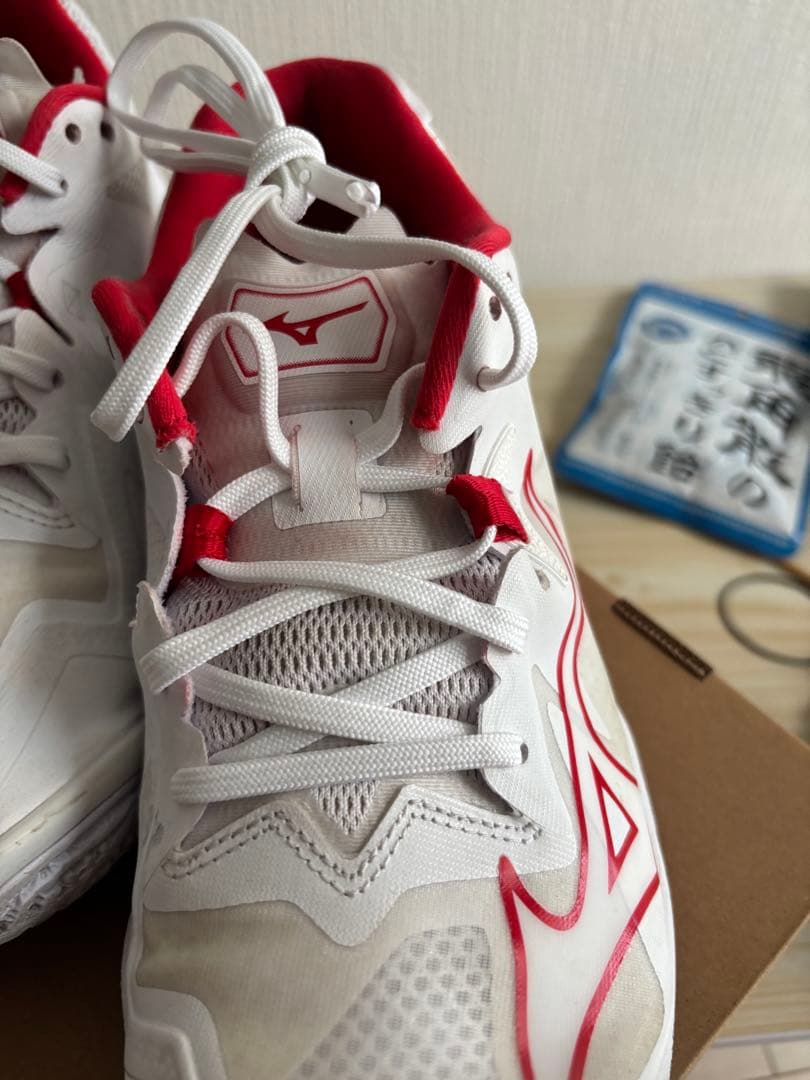 Mizuno Wave Lightning Z8ホワイト/レッド