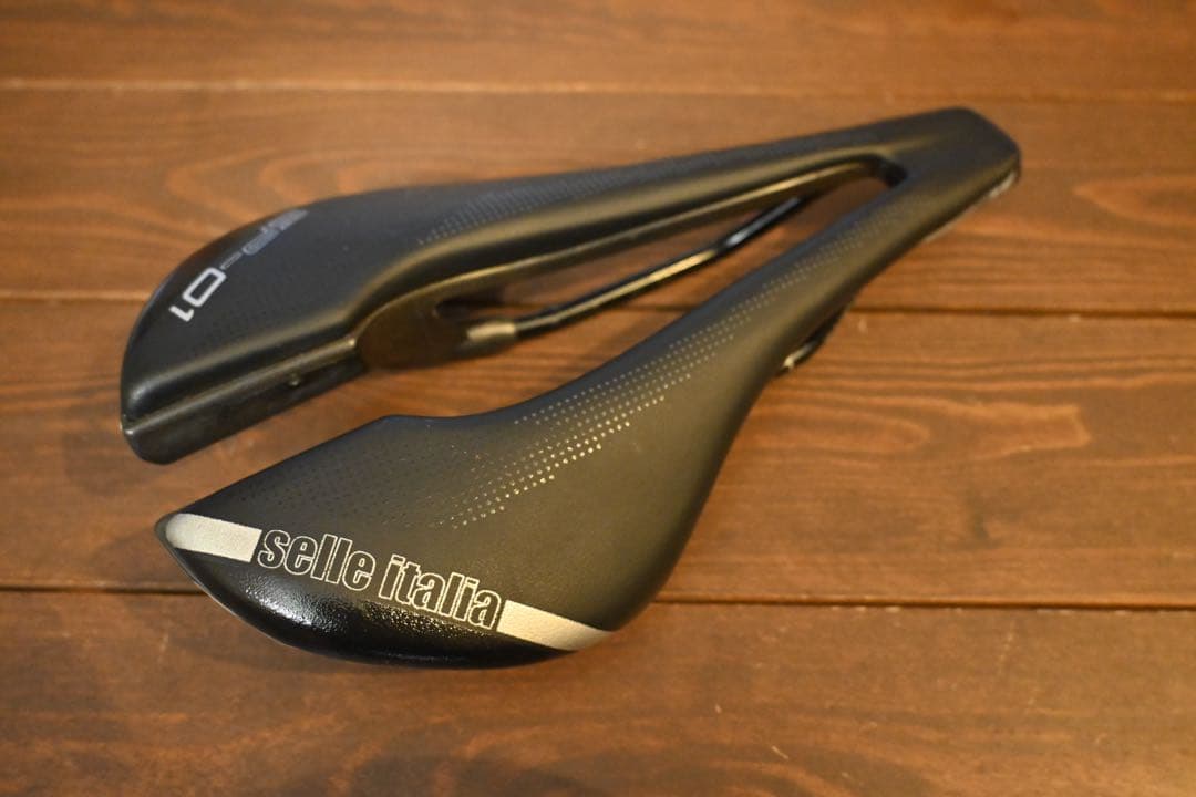 Selle Italia SP-01 BOOST TM SUPERFLOWサドル