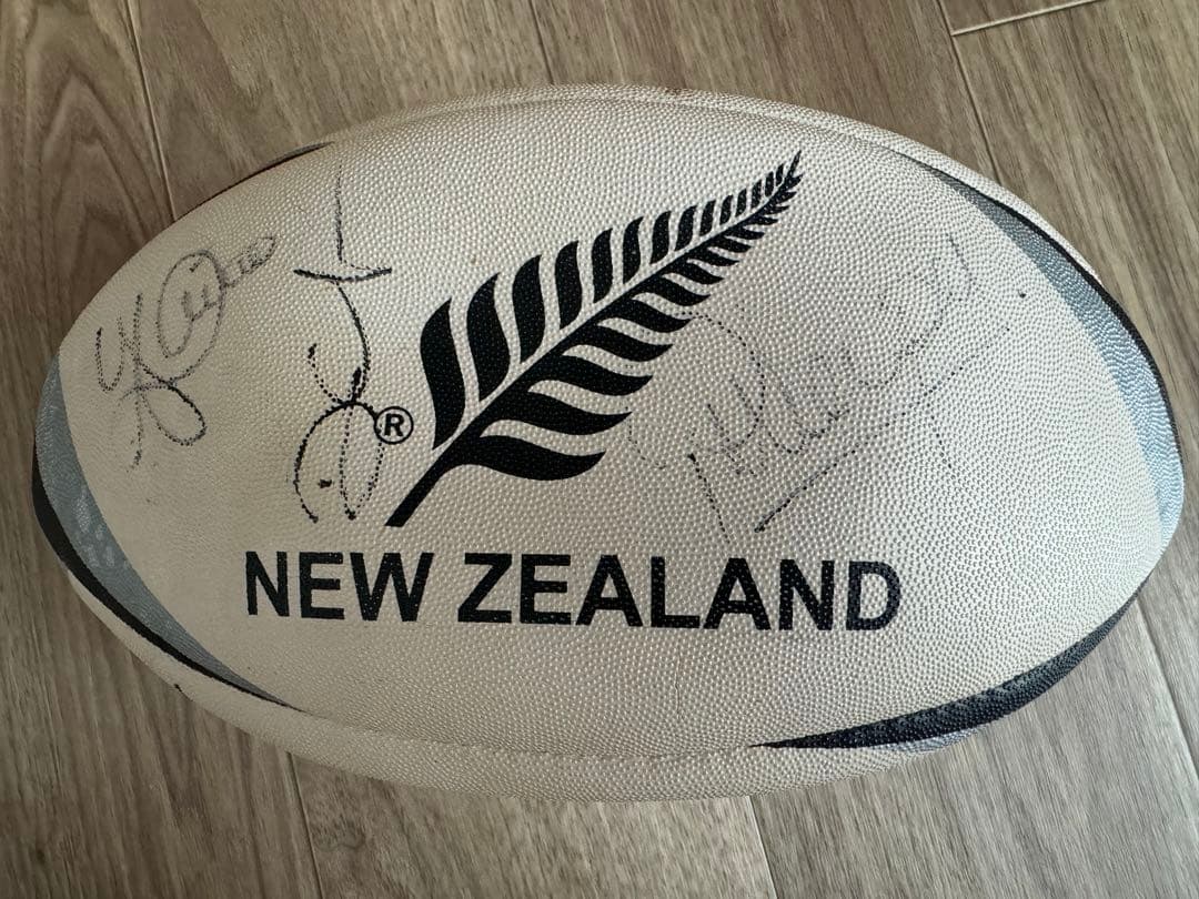 2011年ラグビー ワールドカップ NZ優勝チーム 直筆サイン入りボール