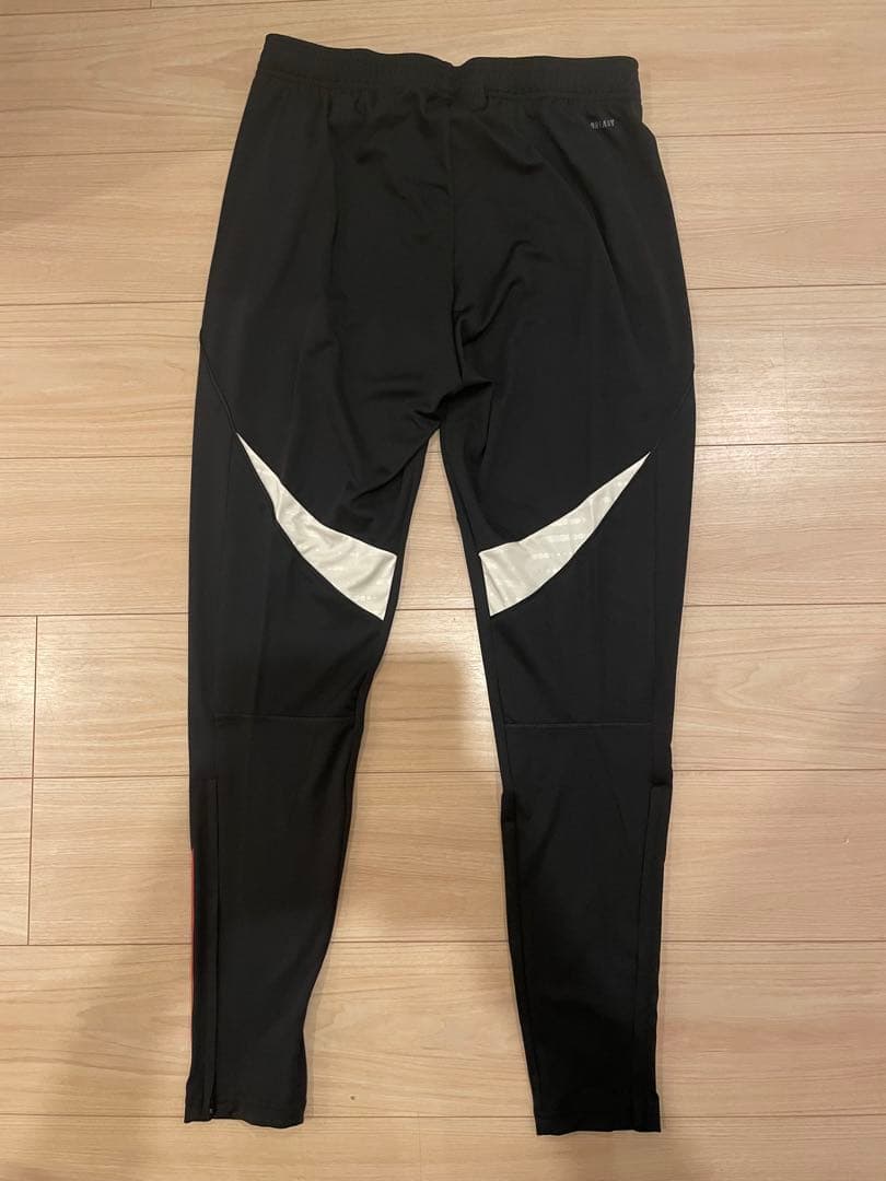 【新品・リバプールFC公式ストア】ティロ トレーニングパンツ