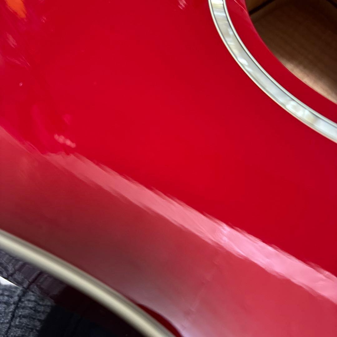 『綺麗な赤』　Taylor 214ce RED DLX
