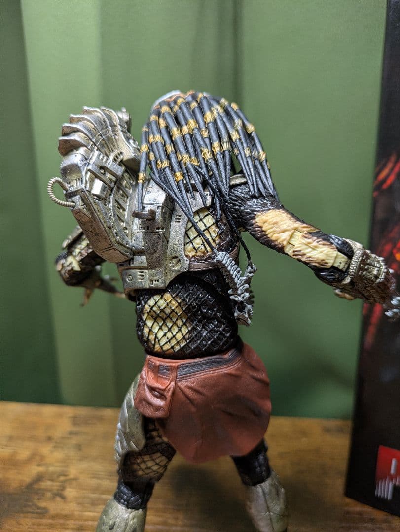 3月10日までの出品　Neca ジャングルハンタープレデター