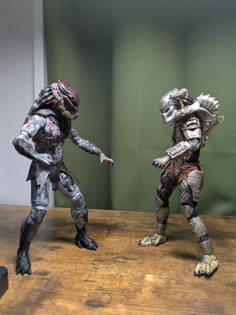 3月10日までの出品　Neca ジャングルハンタープレデター