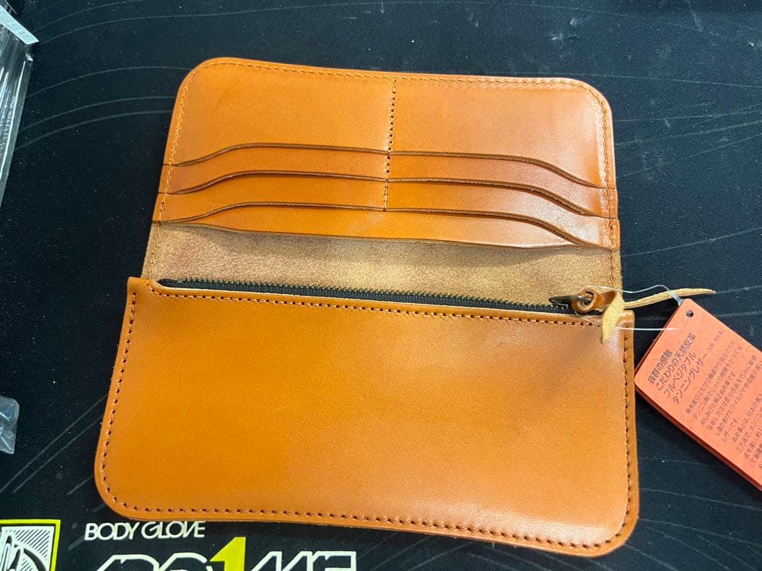 FLAP 国産本革栃木レザー使用　長財布。
