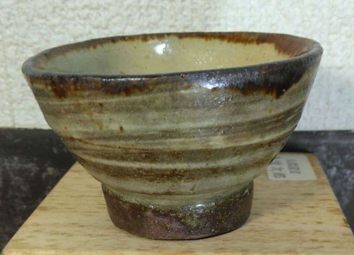 人間国宝 金城次郎 壷屋焼 ぐい呑(魚紋) 栞 共箱 美品 壺屋焼 やちむん