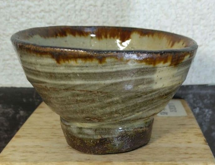 人間国宝 金城次郎 壷屋焼 ぐい呑(魚紋) 栞 共箱 美品 壺屋焼 やちむん