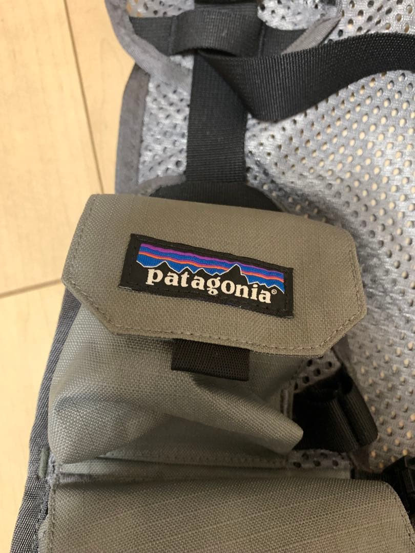 美品 patagonia フィッシングベスト グレー フリーサイズ　パタゴニア
