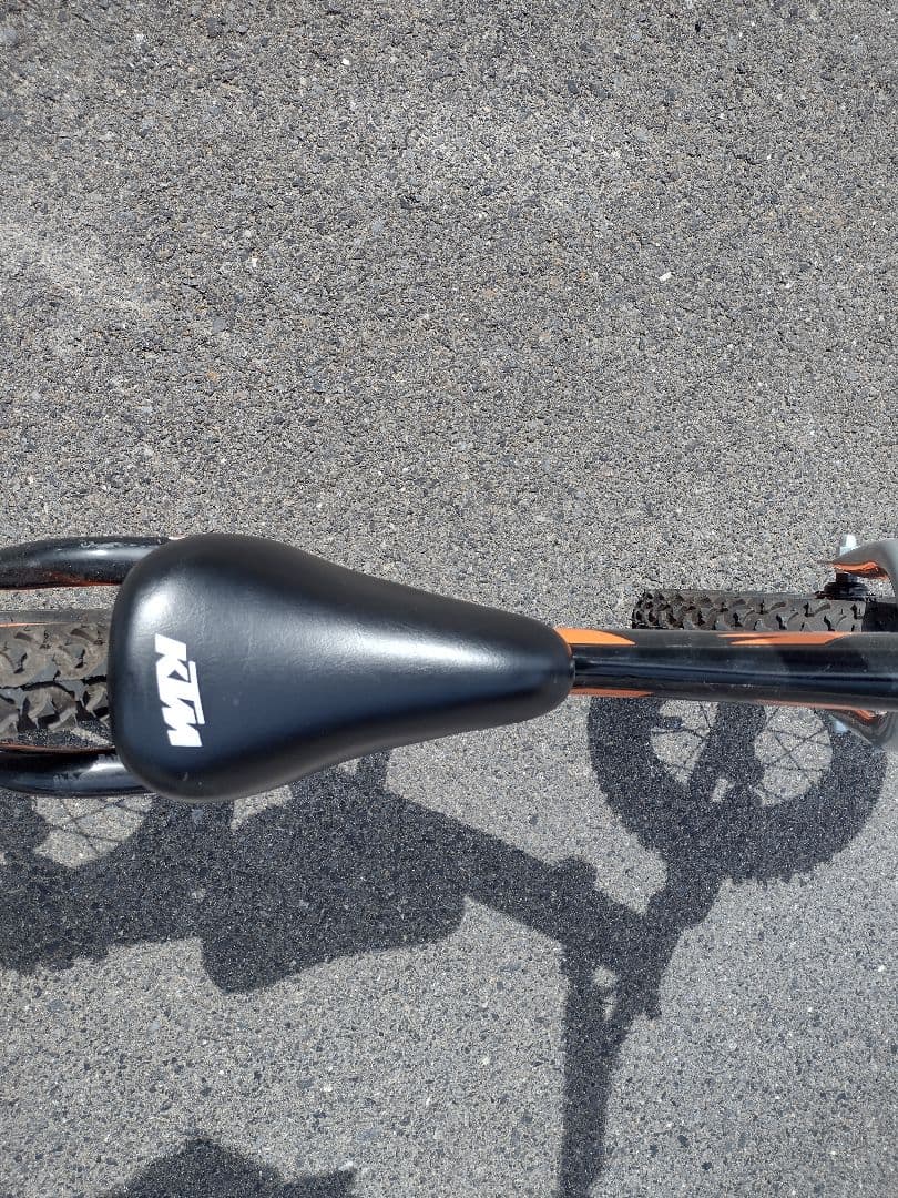ストライダー　KTM　キックバイク