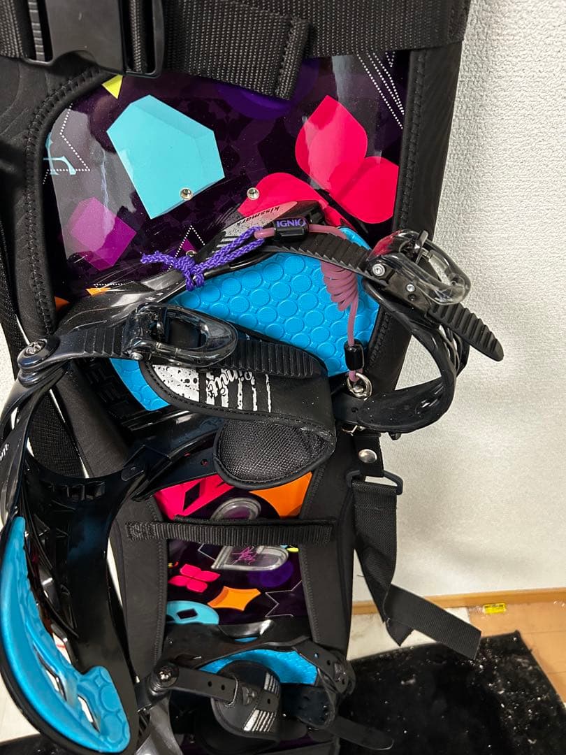幾何学模様 スノーボード バインディング付き