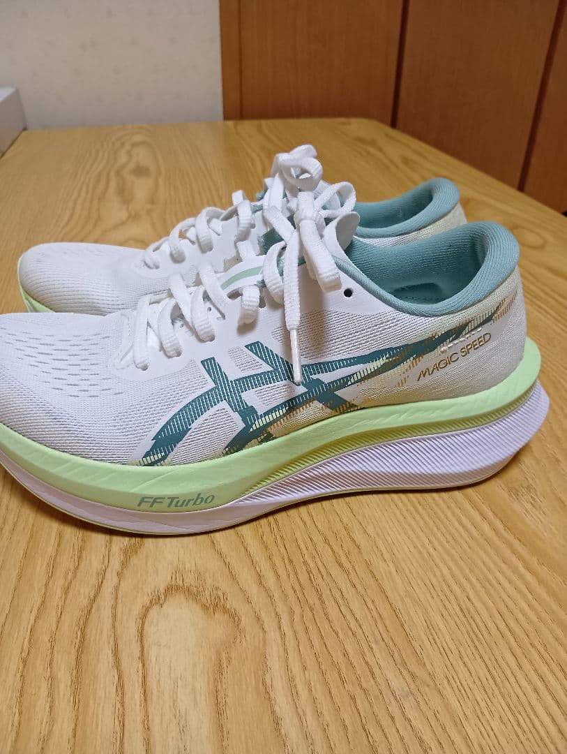 ASICS Magic Speed 4（24.0cm）ランニングシューズ