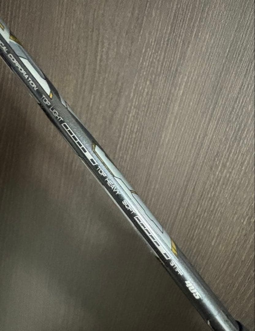 ゴーセン GRAVITAS 8.0 SX 4U5 GOSENバドミントンラケット