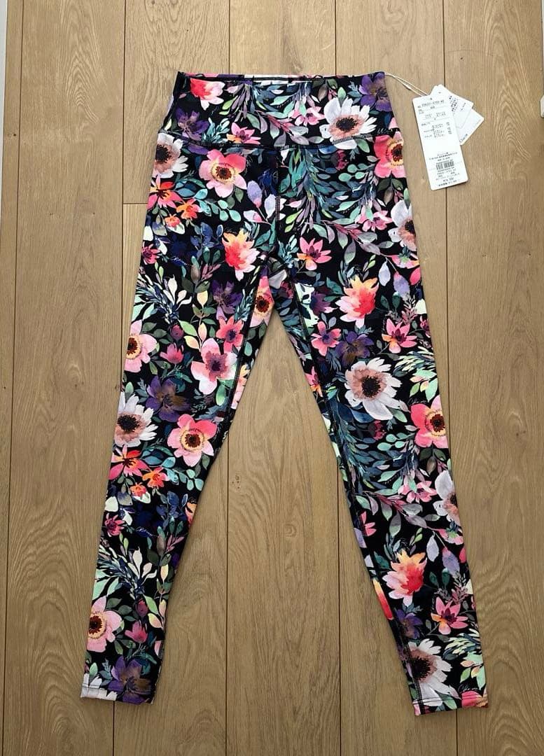 チャコット　レギンス　M 新品　タグ付き　プリントレギンス　黒