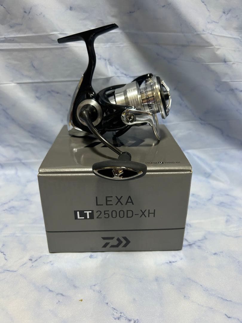 【新品未開封】ダイワ　19レグザ　LT2500D-XH