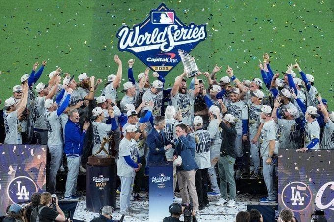 大谷翔平ドジャース2025WSチャンピオンデザインステンレス・タンブラーUS限定