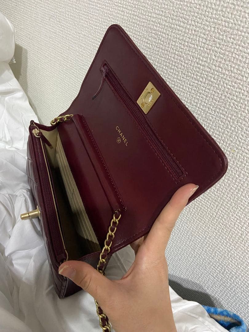 CHANELノベルティ バーガンディ レザー クラッチバッグ