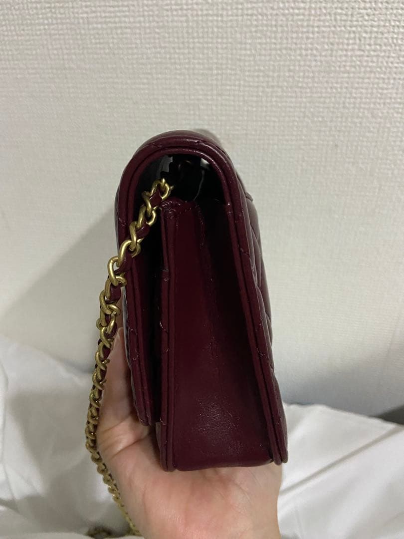 CHANELノベルティ バーガンディ レザー クラッチバッグ