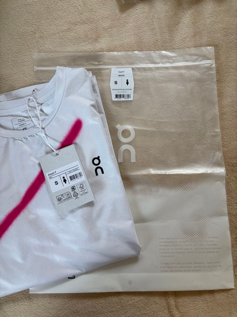 on court-t 公式オンラインショップ購入　2度着用　M〜L　レディース