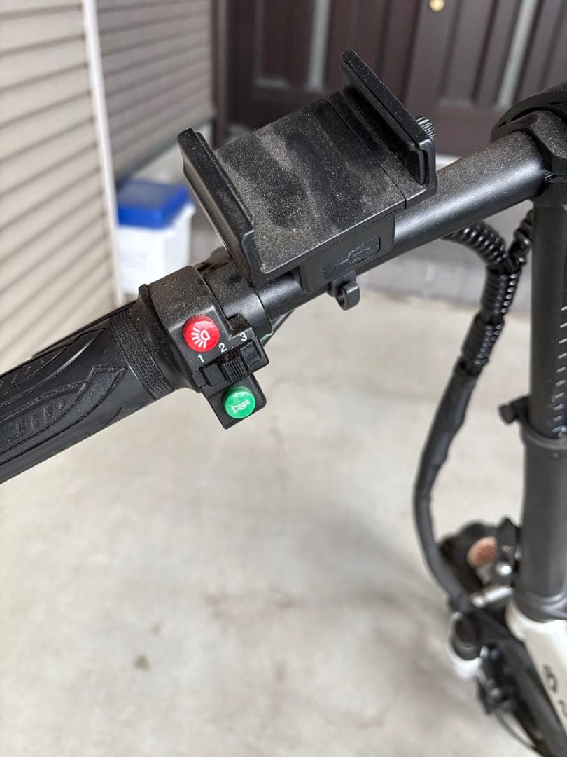引き取り限定　MOBIMAX 電動アシスト自転車 ホワイト