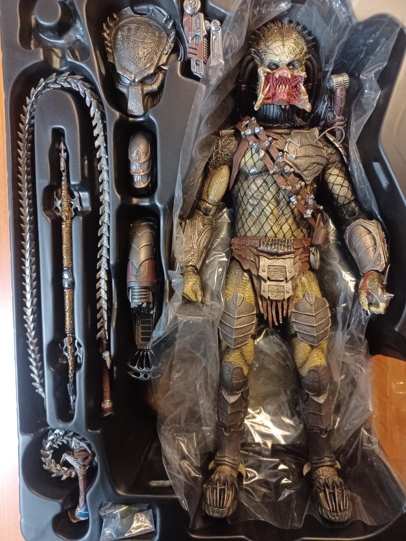 【未使用】ウルフプレデター ホットトイズ 重装備版 AVP 本体美品