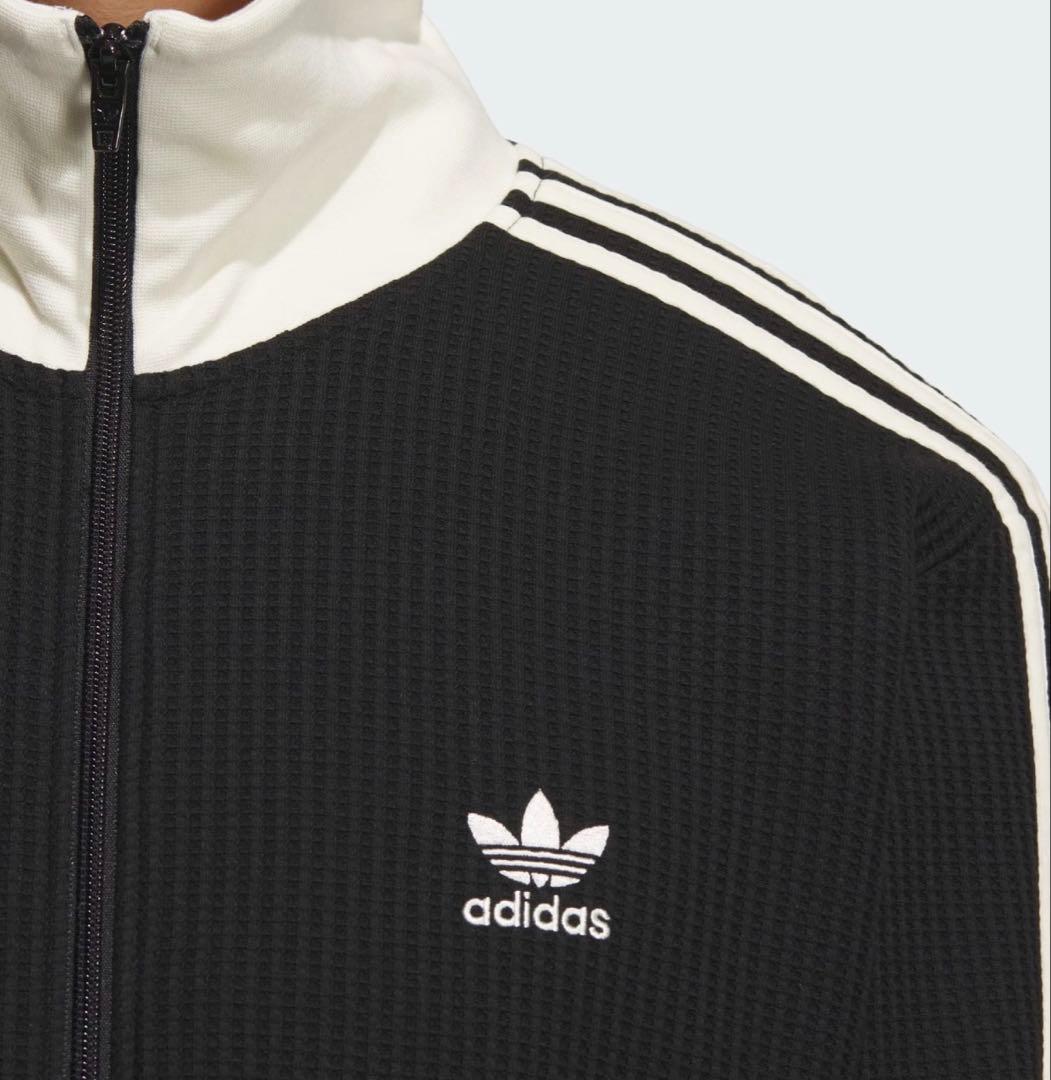 adidas ワッフルトラックトップ