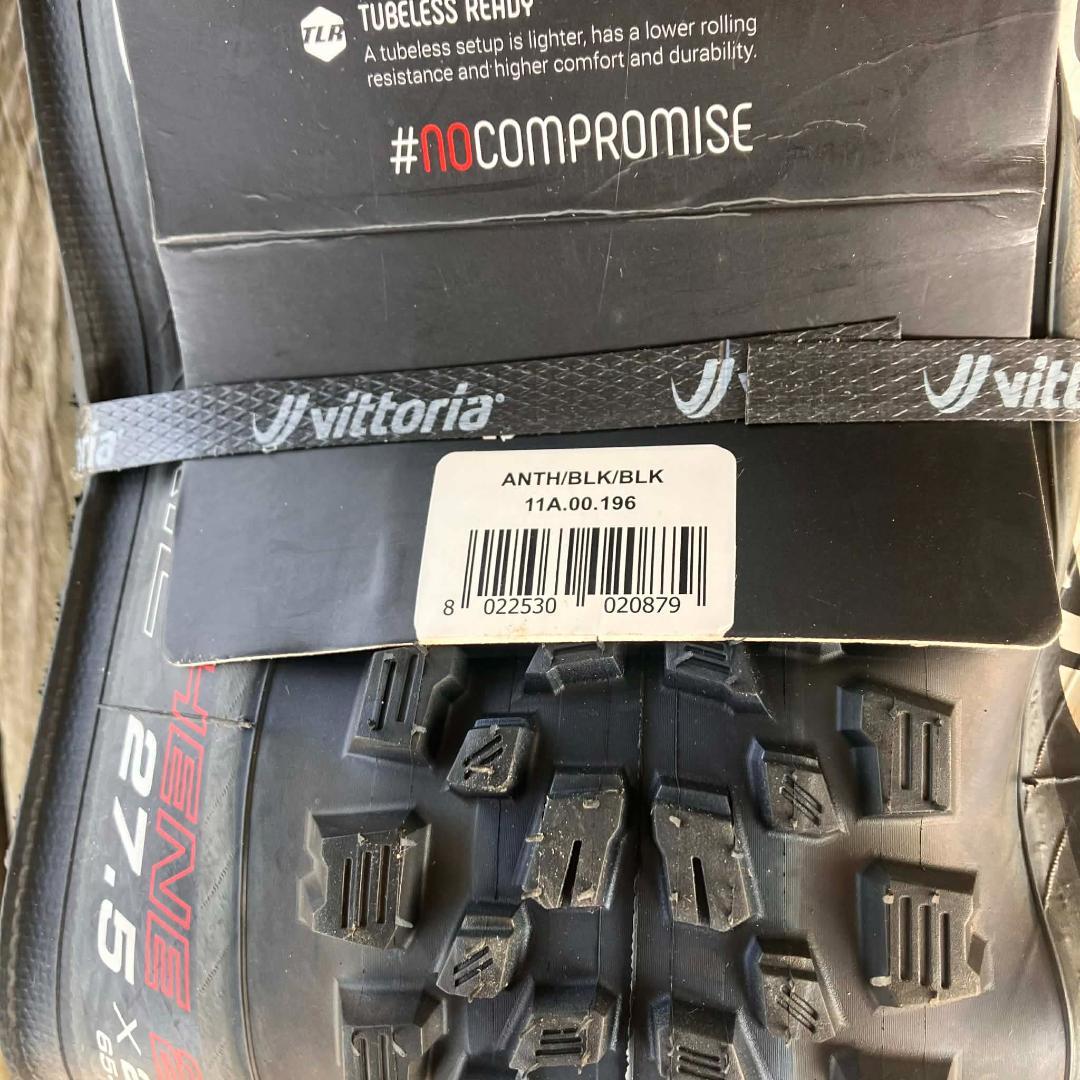 Vittoria Agarro Trail 27.5 x 2.6 ２本SET