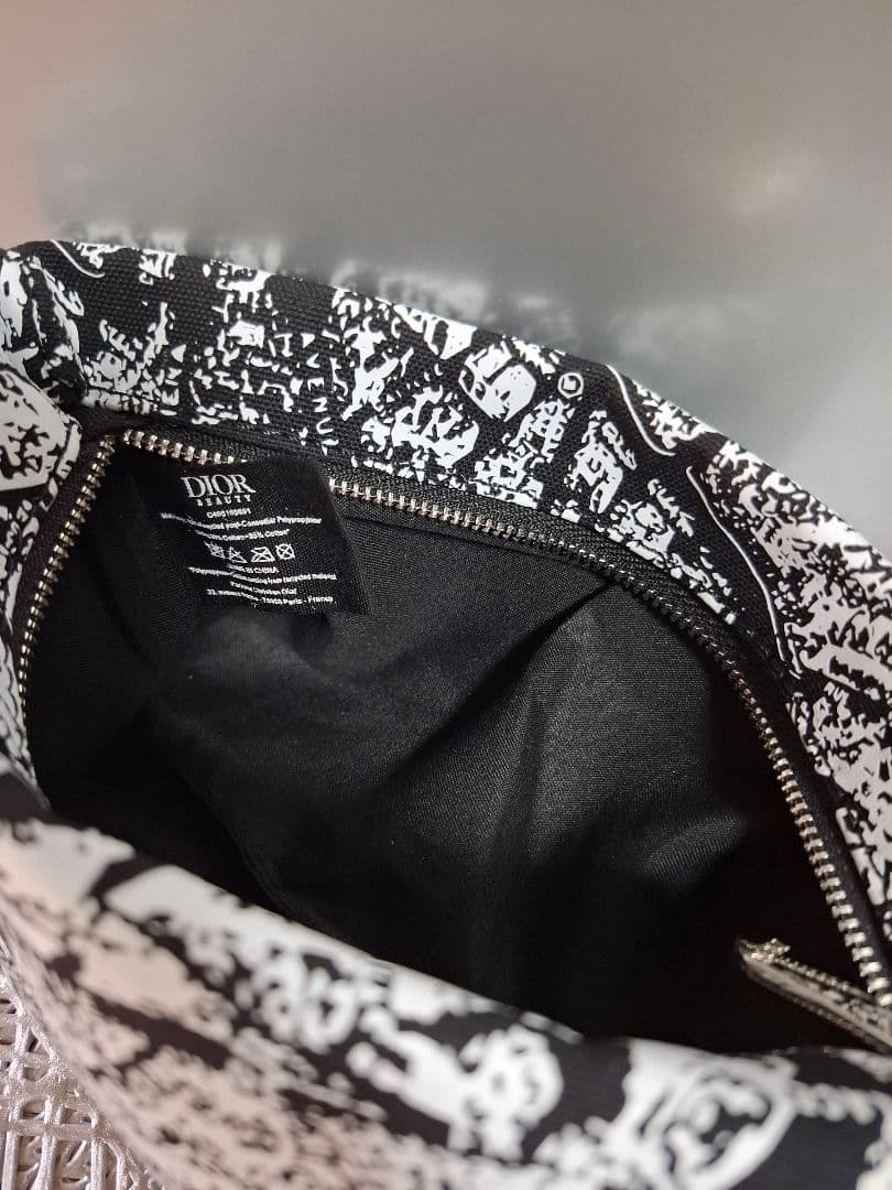 Christian Dior モノクロポーチ　クラッチバッグ　ノベルティ箱付き