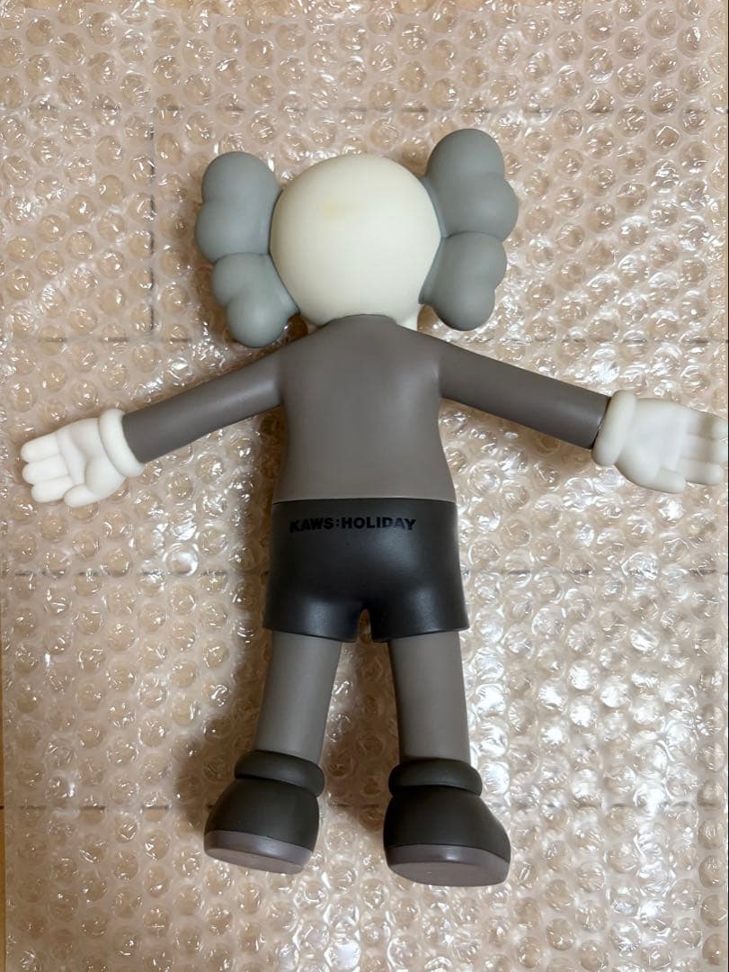 KAWS カウズ 19ss HOLIDAY Hong Kong Bath Toy