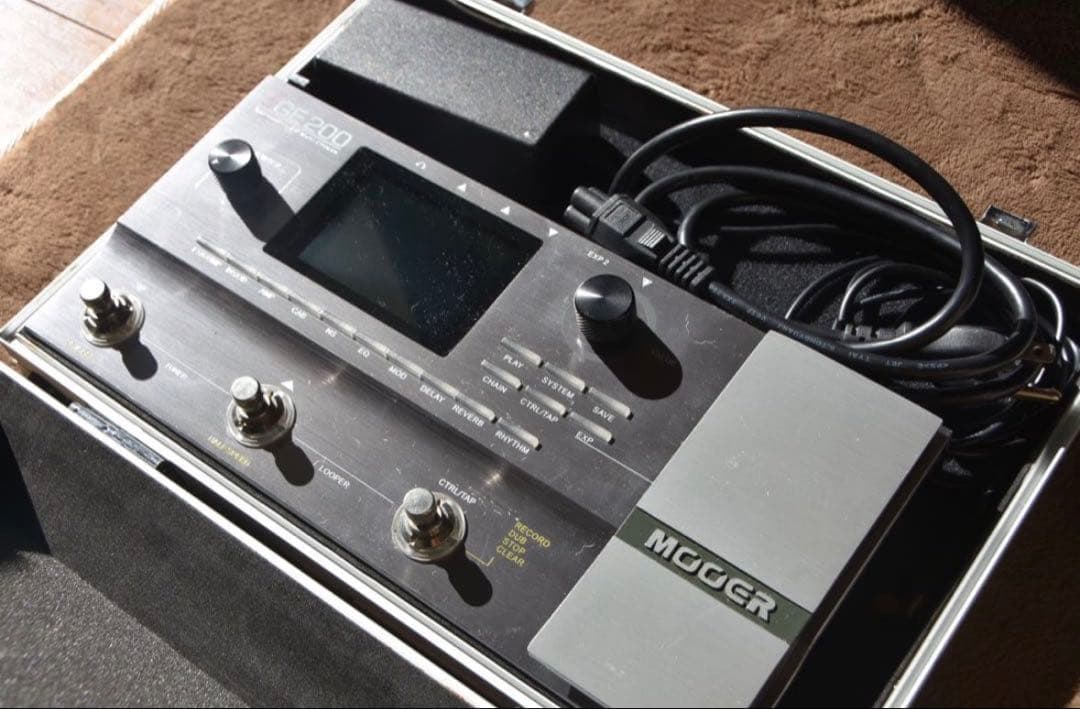 Mooer GE200 マルチエフェクター(ハードケース付き)