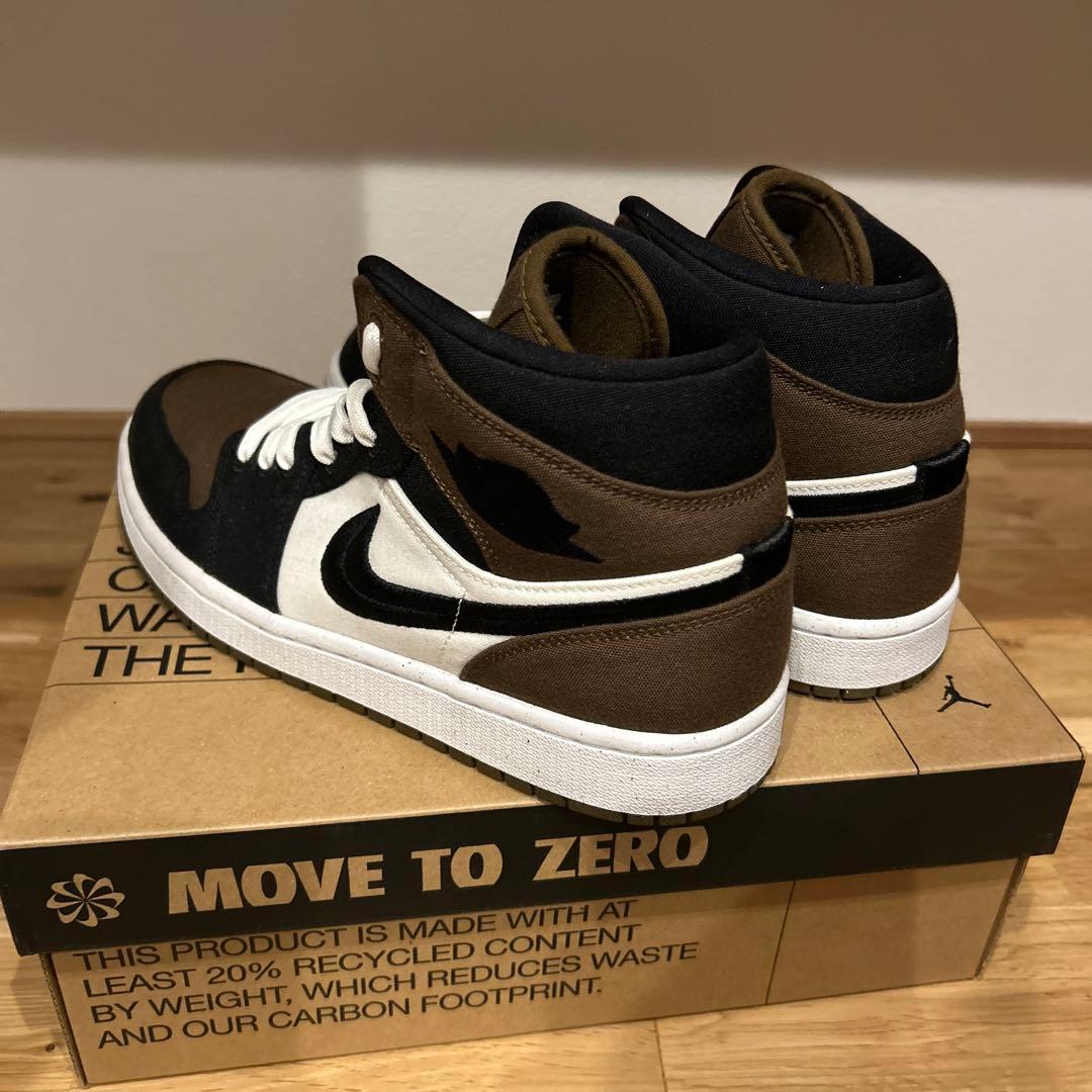 シューズ(男性用) WMNS AIR JORDAN 1 MID SE