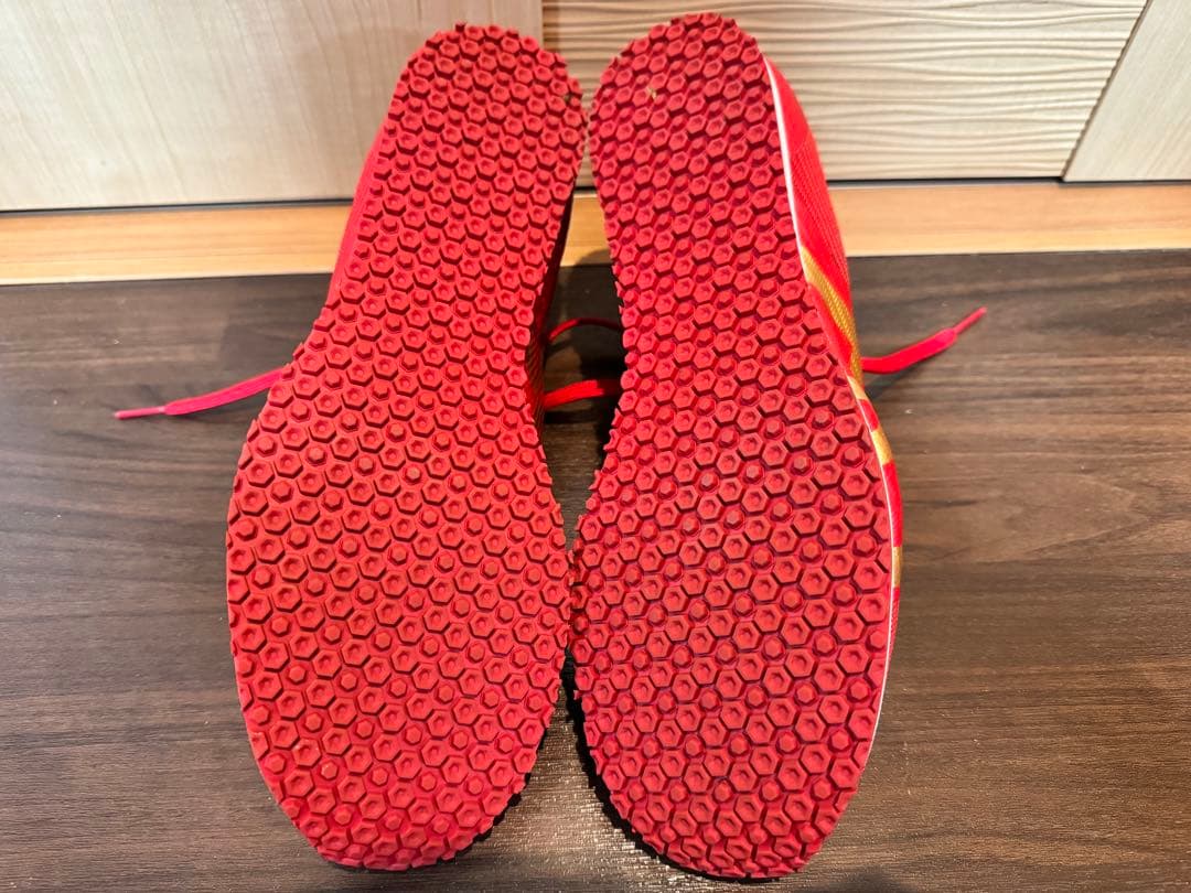 美品　アシックス　ウィンドスプリント3 26.5 ステップ限定カラー　ゴールド