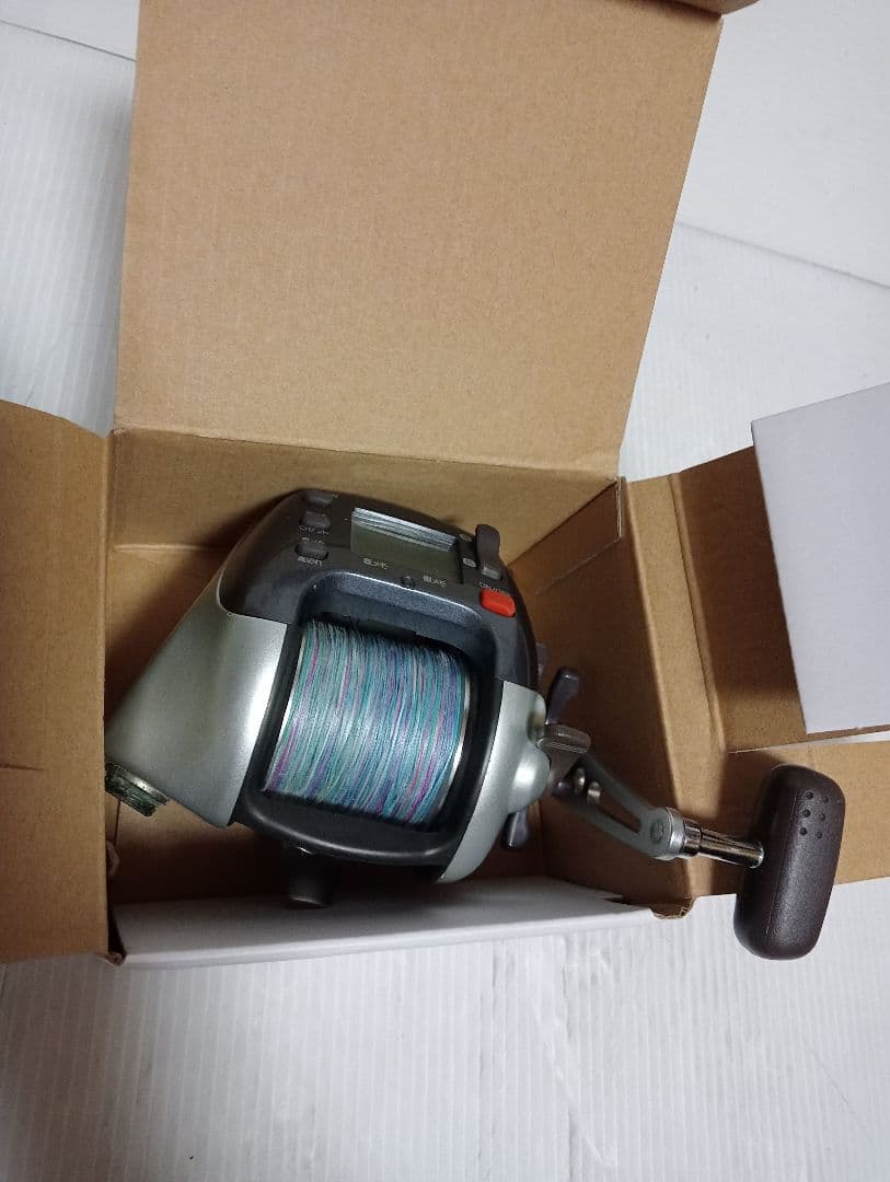 シマノ電動リール3000 H デジタル表示 シルバー美品