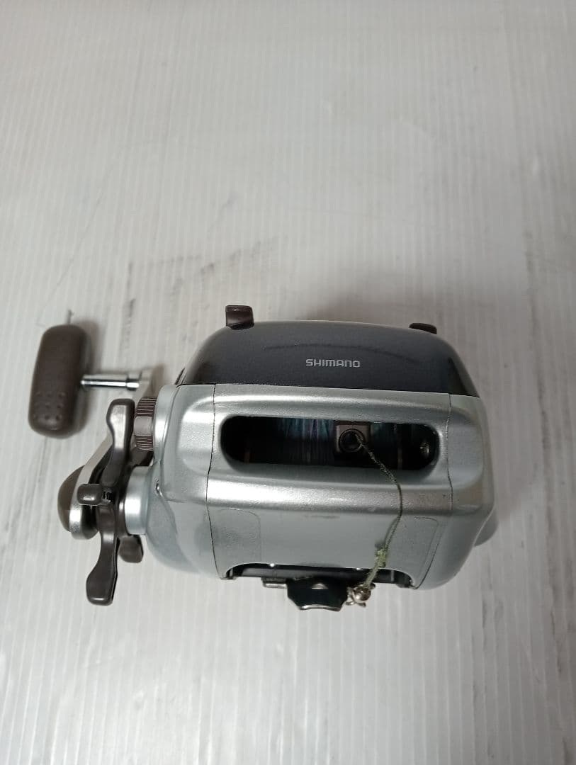 シマノ電動リール3000 H デジタル表示 シルバー美品