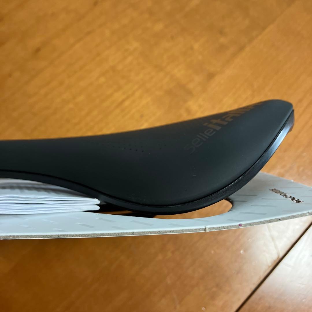セライタリアNOVUS BOOST EVO L3 サドル 新品未使用