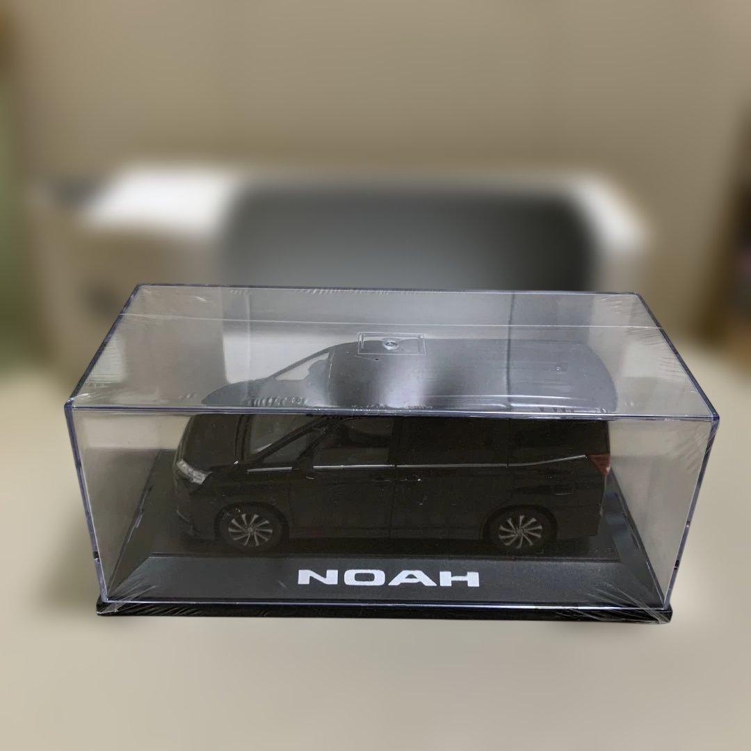 ノア　NOAH スパークリングブラック　パールクリスタルシャイン　ミニカー