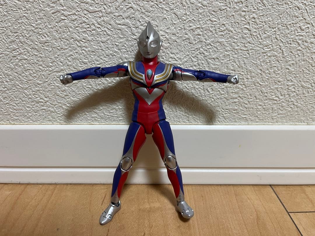s.h figuartsウルトラマンセット ティガ ダイナ ガイアグリッドマン