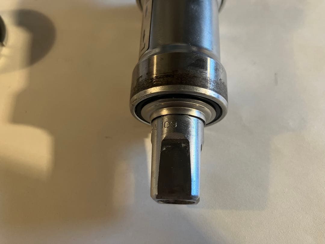BB カートリッジ　dura-ace