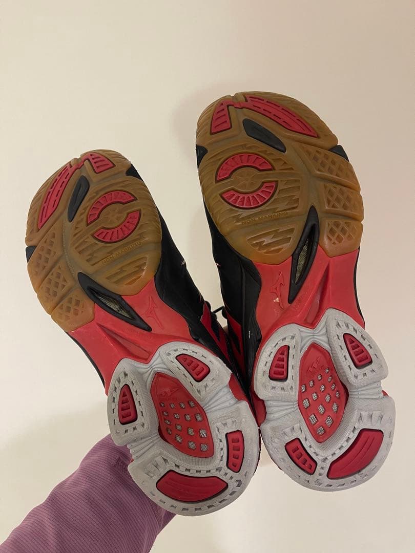 Mizuno Wave Lightning バレーボールシューズ 黒赤　24cm