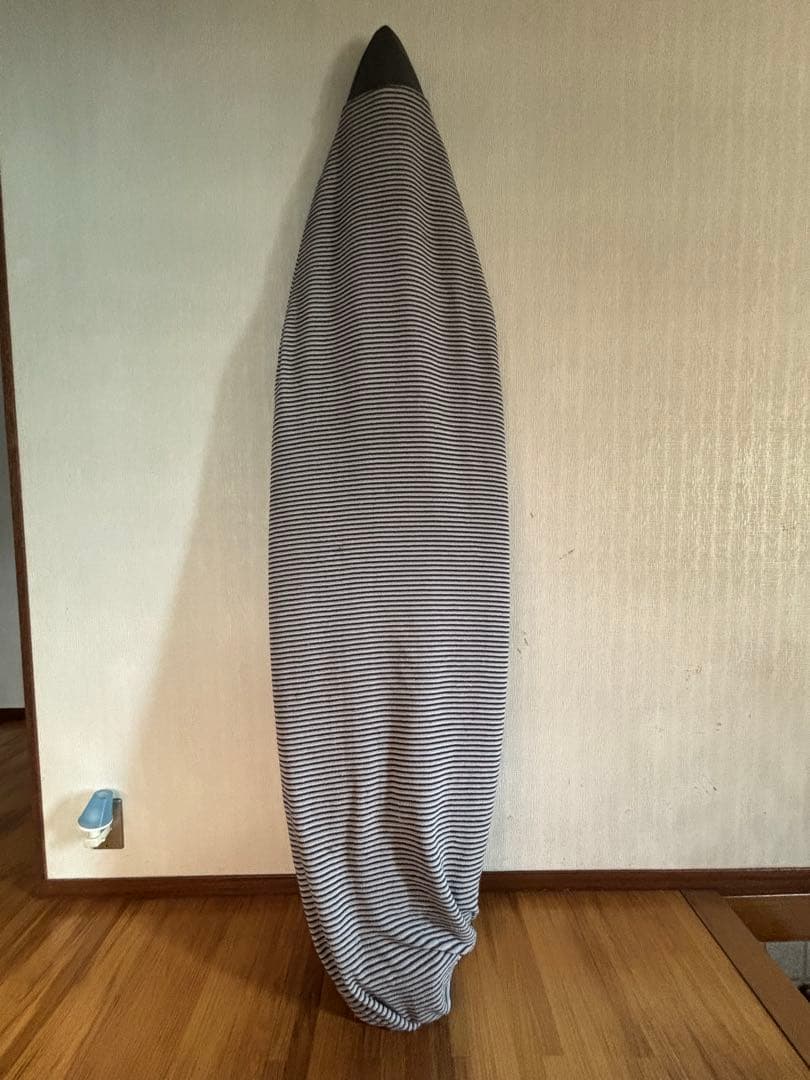 クリーム色ショートボード ストライプカバー付き